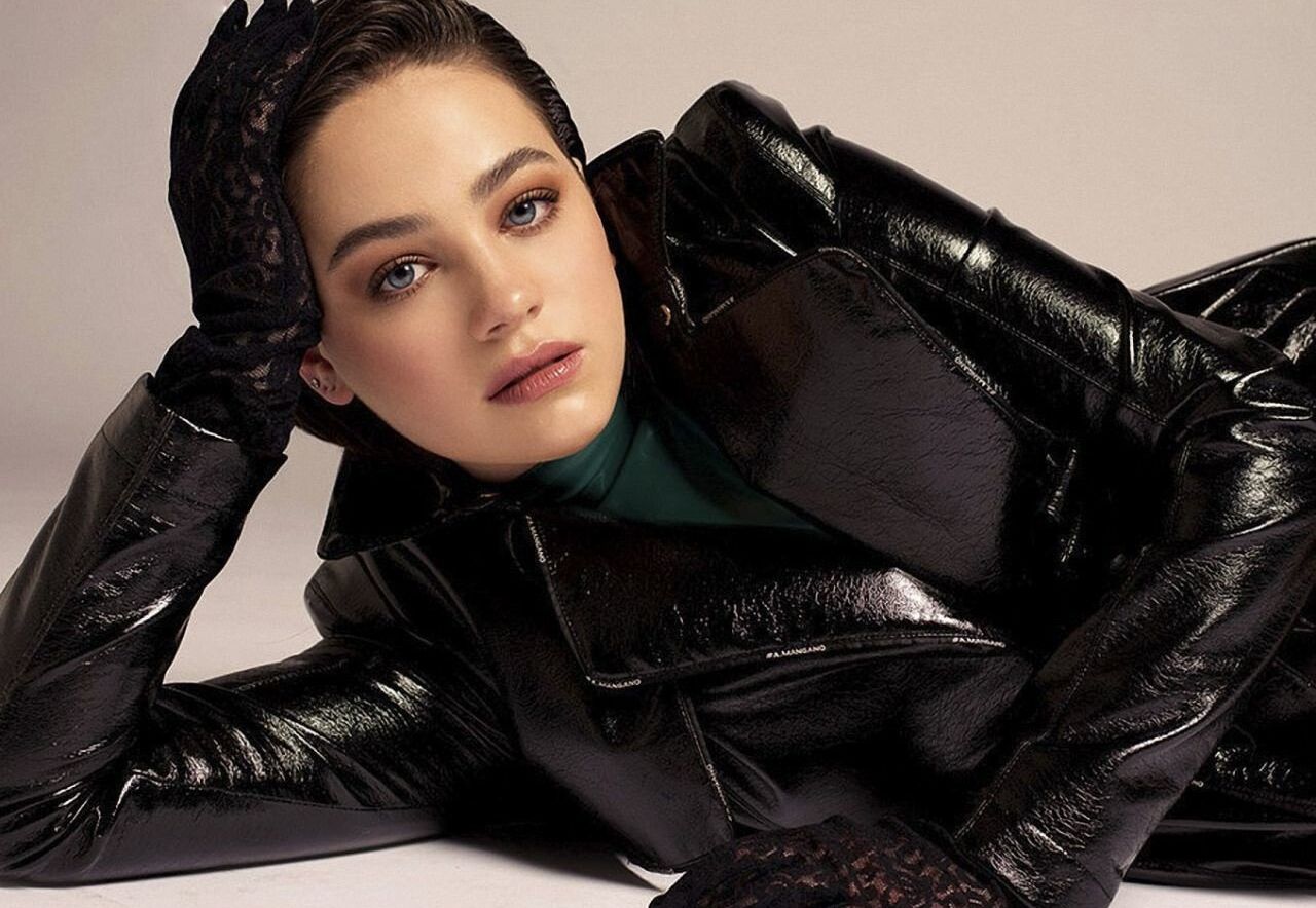 Mary Mouser desnuda #108228857