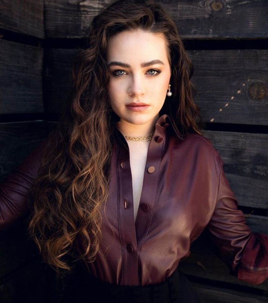 Mary Mouser desnuda #108228866