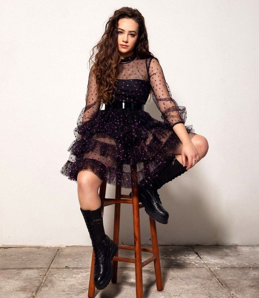 Mary Mouser desnuda #108228870