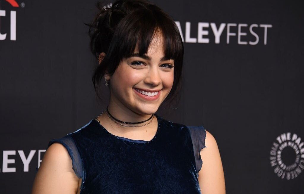 Mary Mouser desnuda #108228875