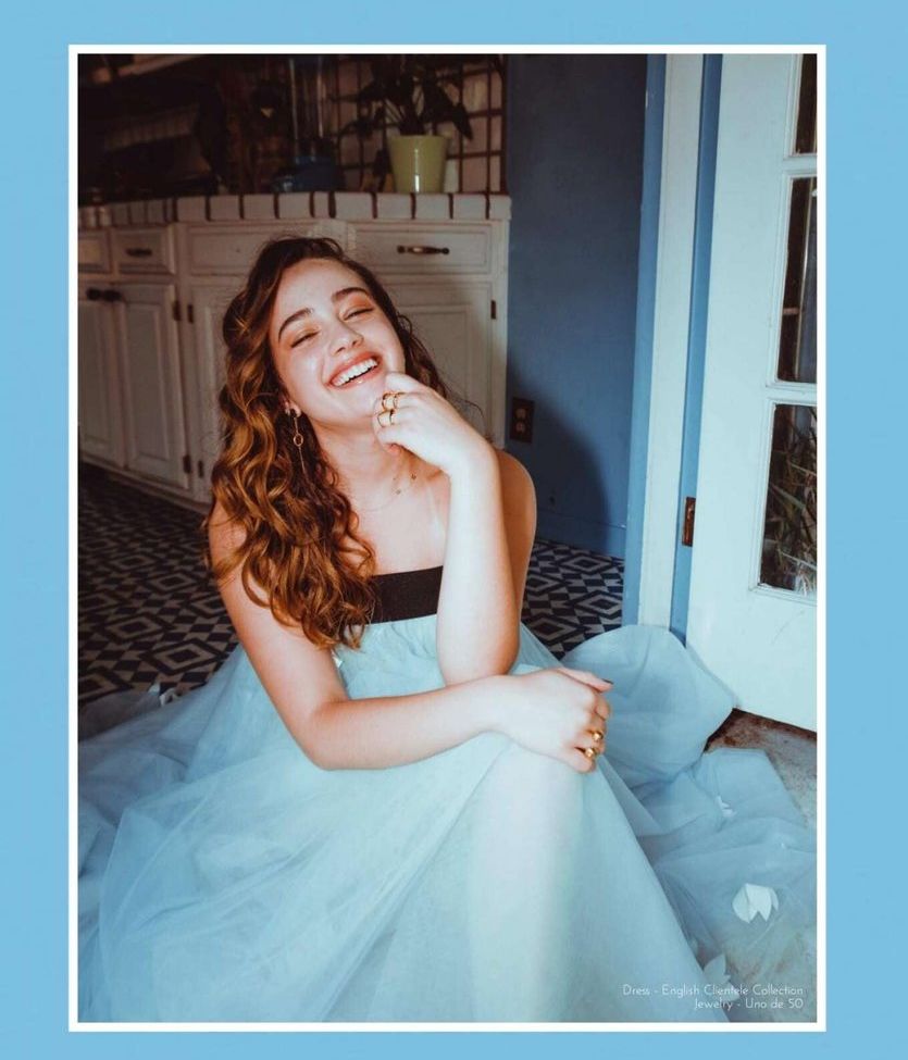 Mary Mouser desnuda #108228878