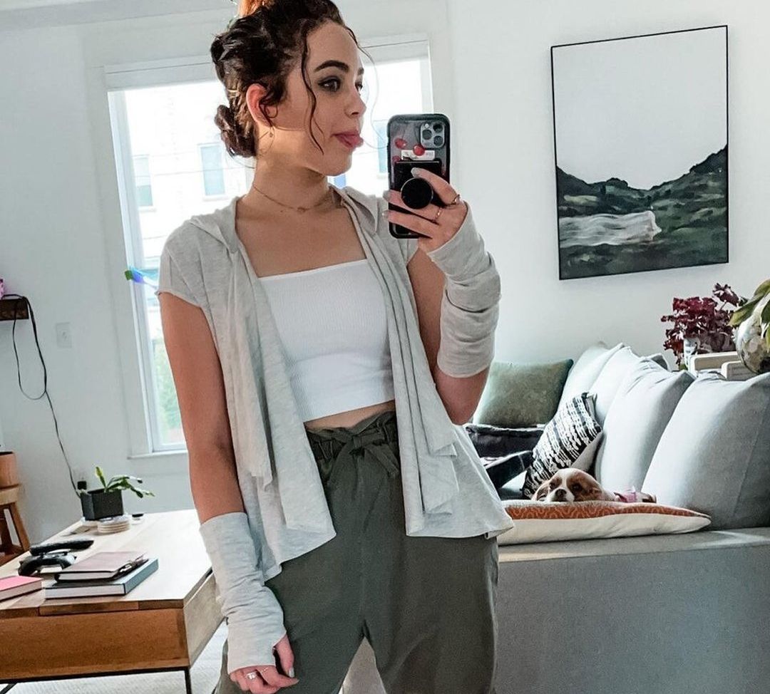 Mary Mouser desnuda #108228879