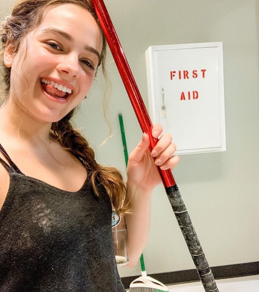 Mary Mouser desnuda #108228883