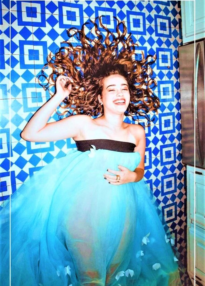 Mary Mouser desnuda #108228888