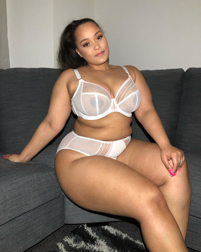 Robusto y maduro: curvaceous cuties, v2
 #88731282