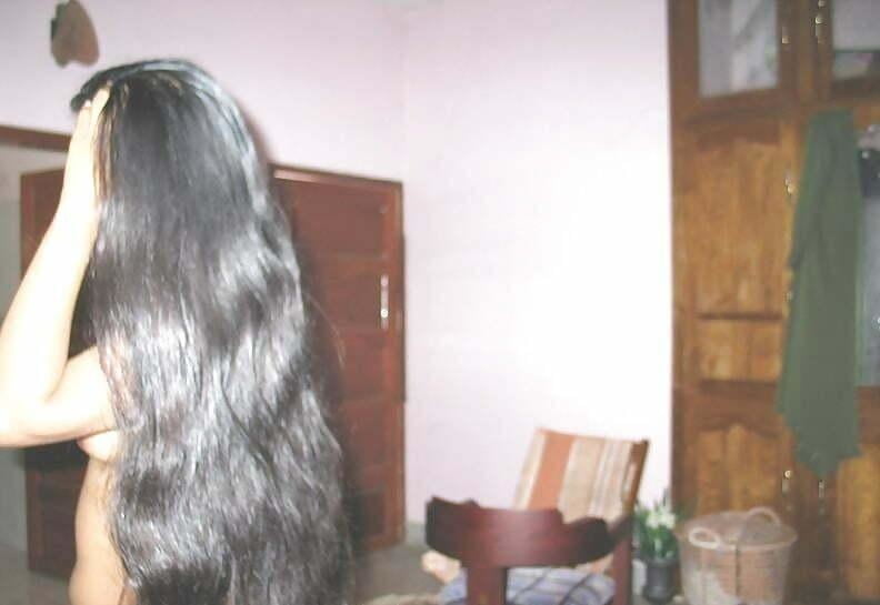 Berühmte Bhabhi mit ihren langen Haaren
 #92188603