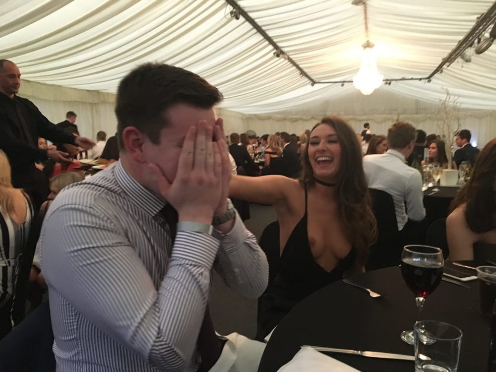 Esposa ucraniana
 #94720317