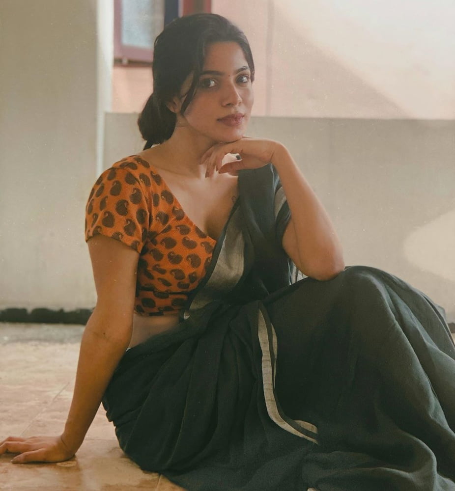 Divya Bharathi #80215792