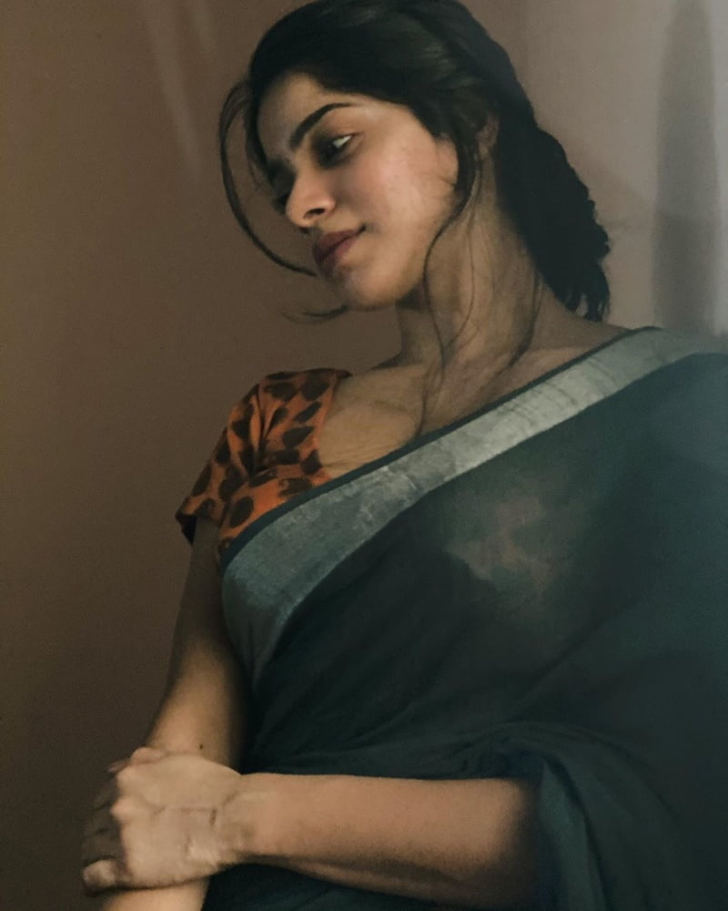 Divya Bharathi #80215828
