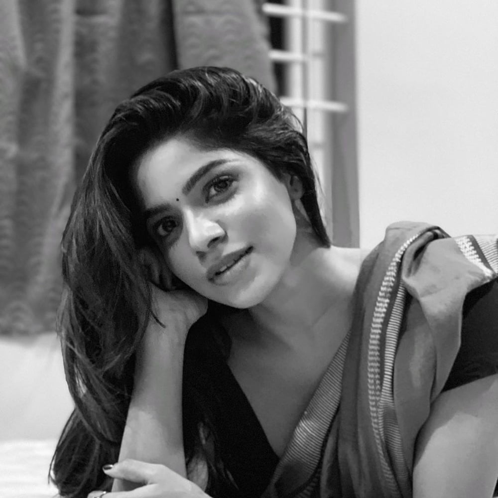 Divya Bharathi #80215843