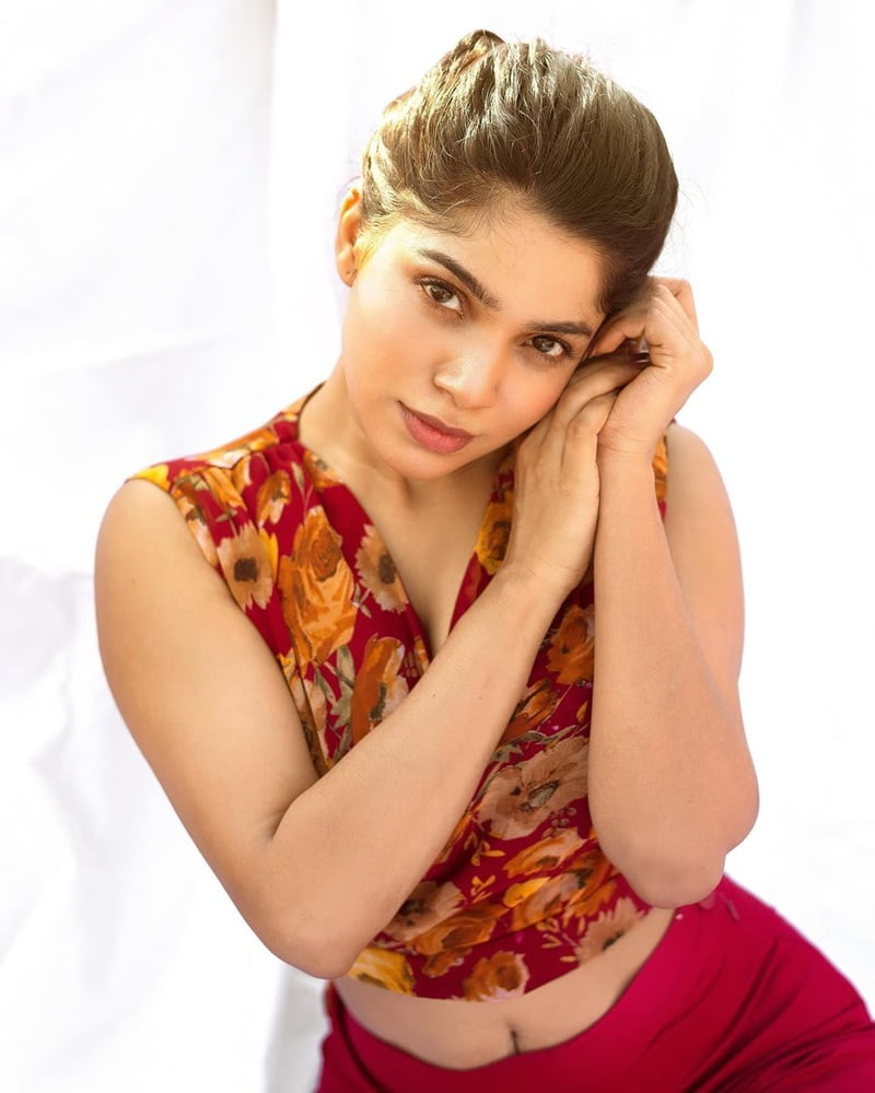 Divya Bharathi #80215942