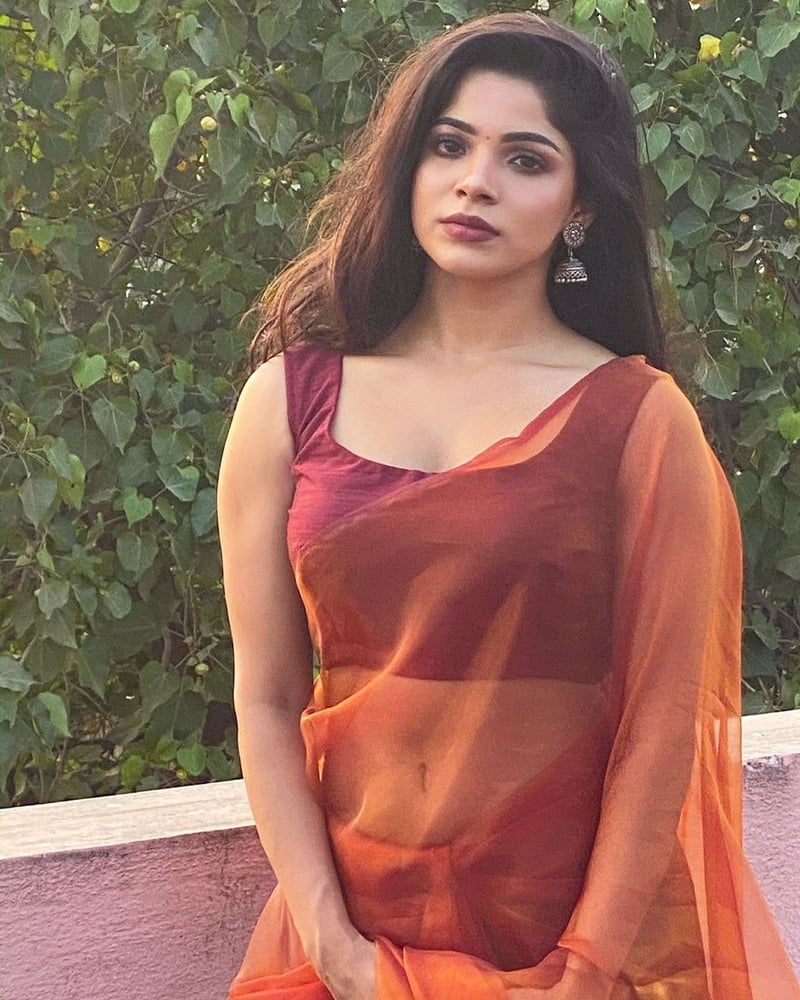 Divya Bharathi #80215988