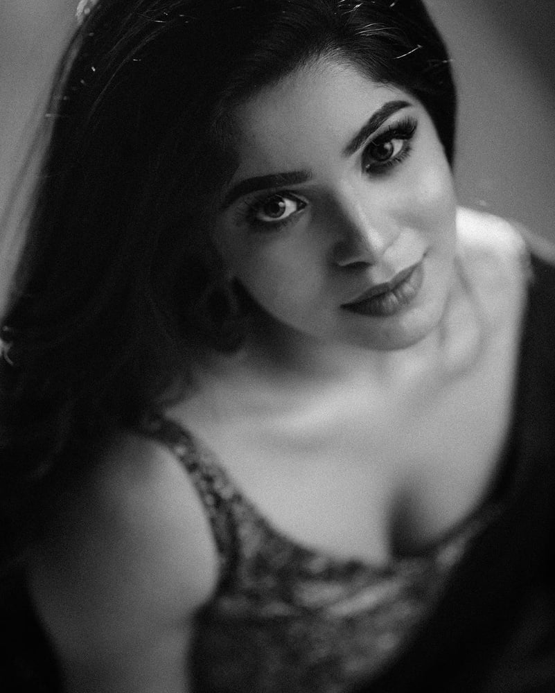 Divya Bharathi #80216012