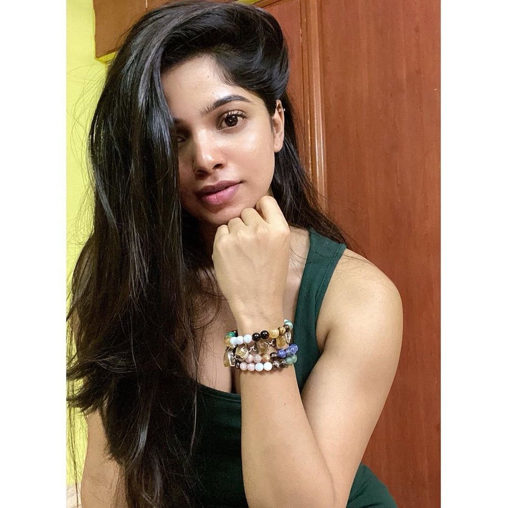 Divya Bharathi #80216015