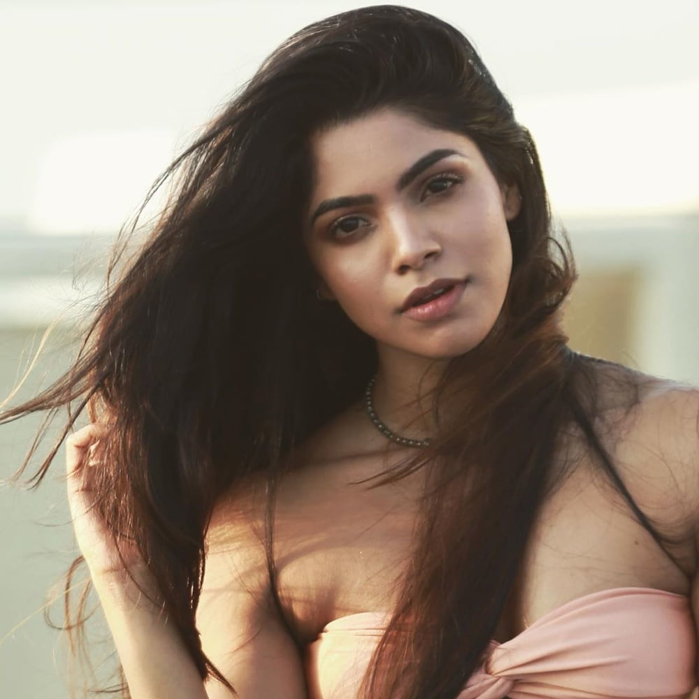 Divya Bharathi #80216041