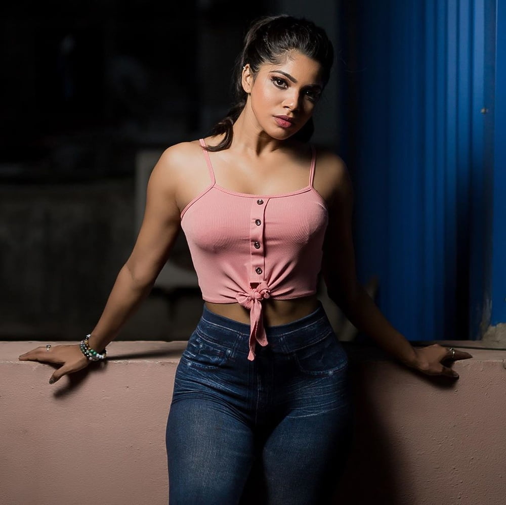 Divya Bharathi #80216112