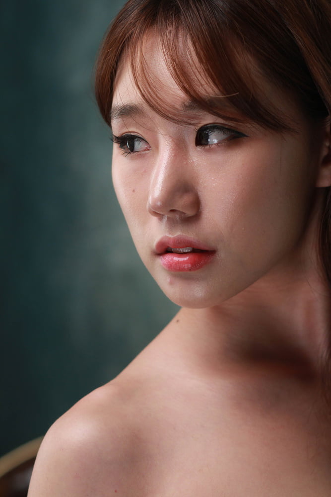 Korean Model #11 b #90020978