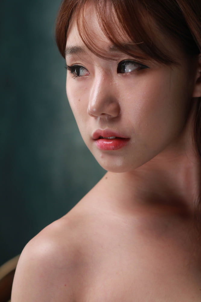 Korean Model #11 b #90020994