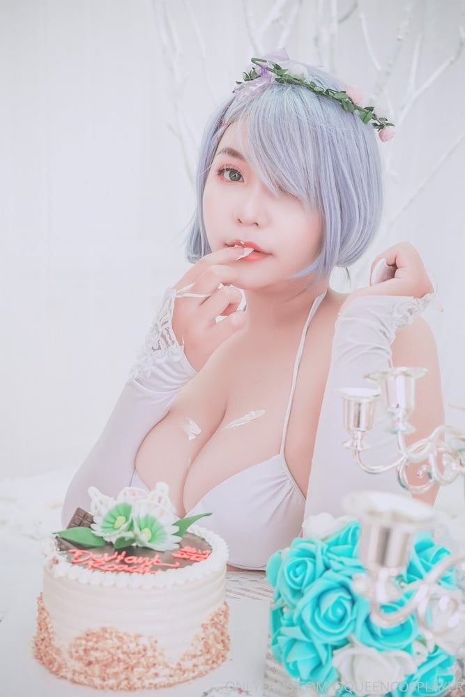 Rem cosplay
 #94623489