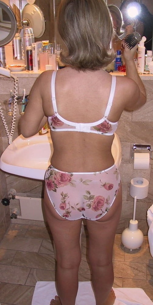 Hot Wivers vol. 215 #103403082