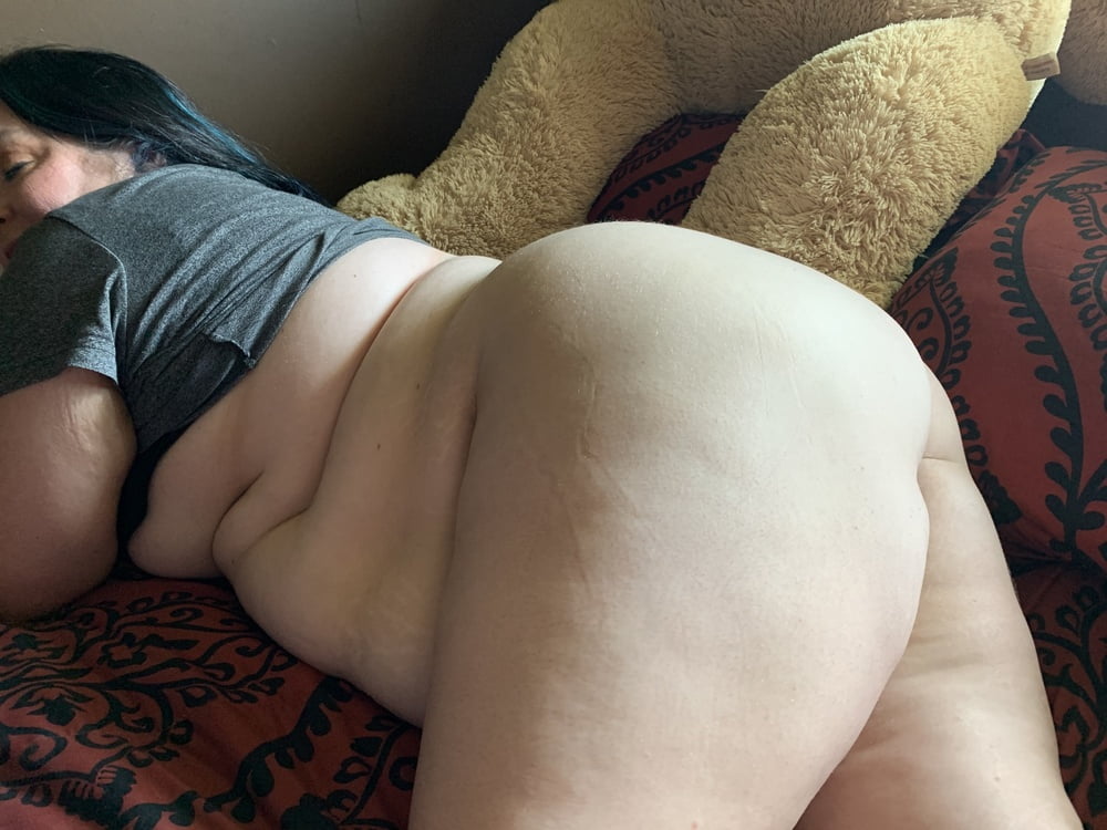Sexy BBW Relaxing Before Bed #81667727