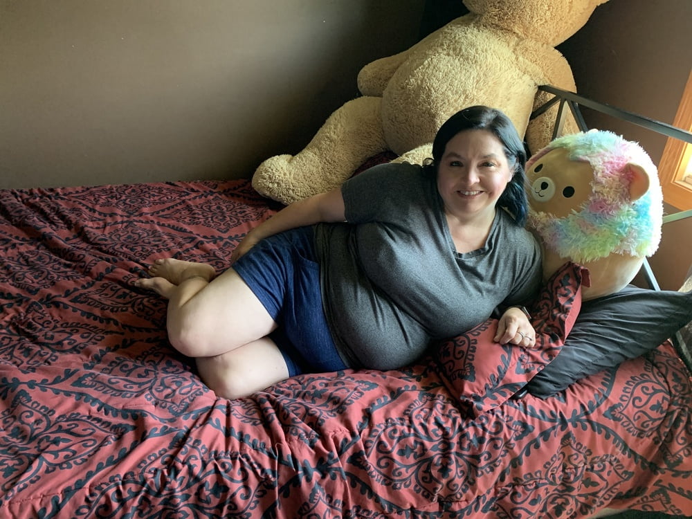 Sexy BBW Relaxing Before Bed #81667825