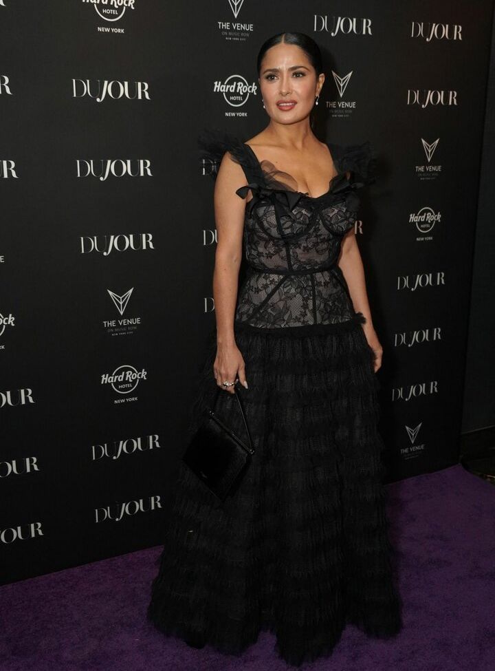 Salma Hayek nude #107800333