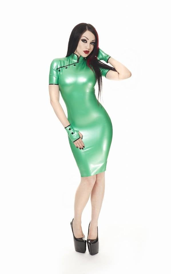 Femmes en latex
 #91444211