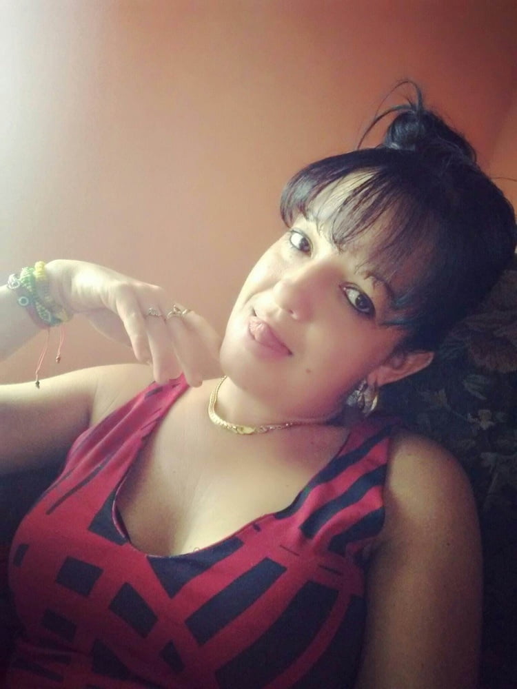 Leidys Gonzalez de HOLGUIN #80683808