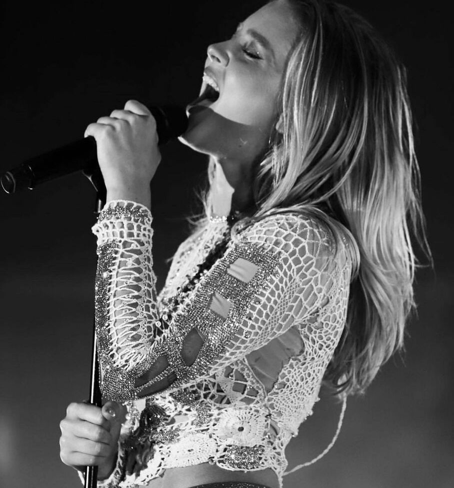 Zara Larsson desnuda #108253199