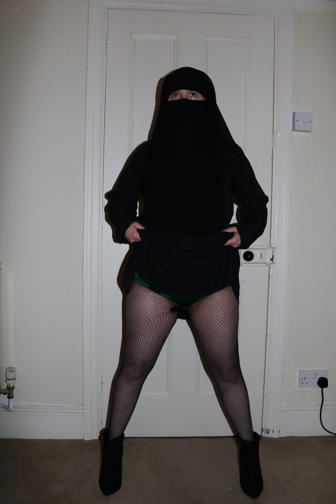 Burka niqab fishnet pantyhose
 #106605025