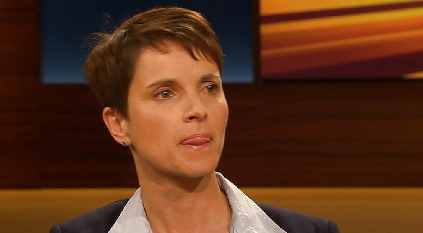 Die gebaerfreudige frauke
 #91491376