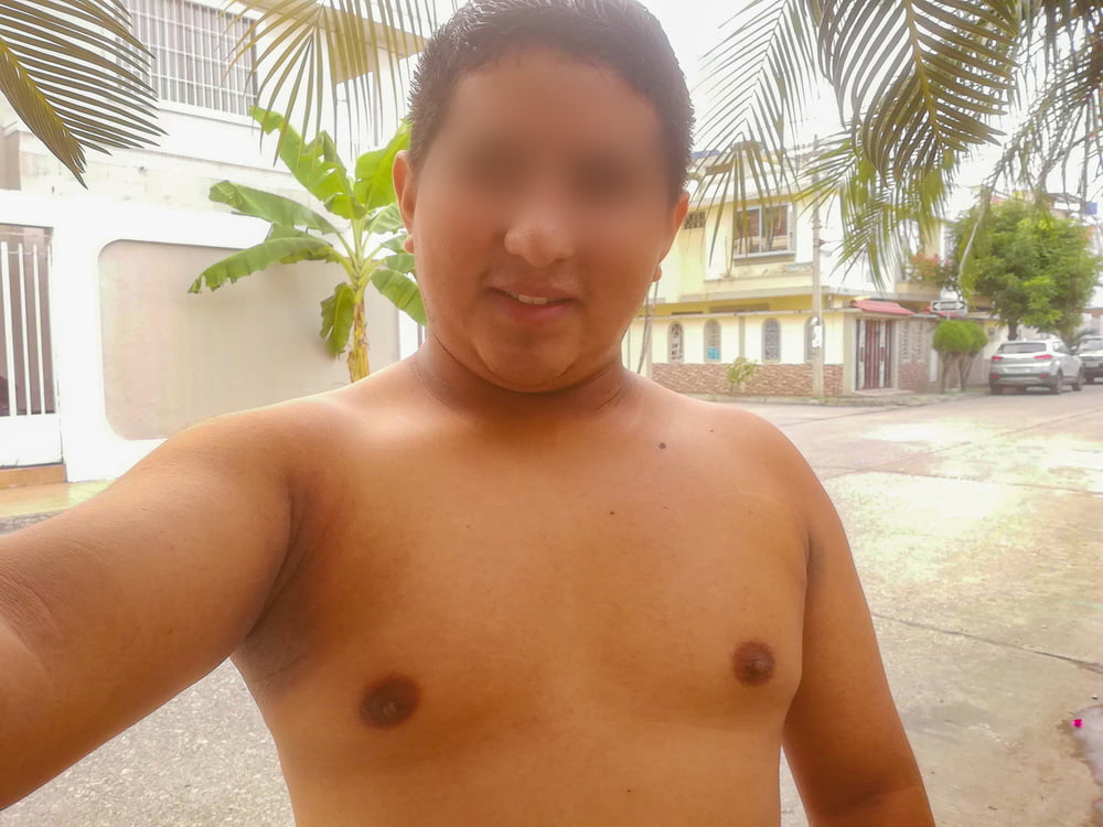 Mis Pezones a la Vista en la Ciudad - Tetillas de Macho 02 #107053440