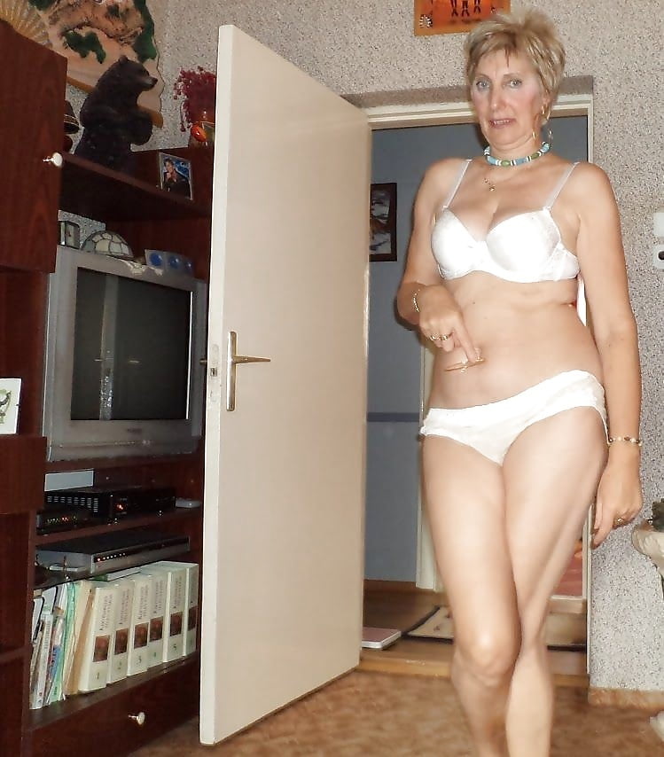 Attractive GILF Loves To Wear Pantyhose #92000879