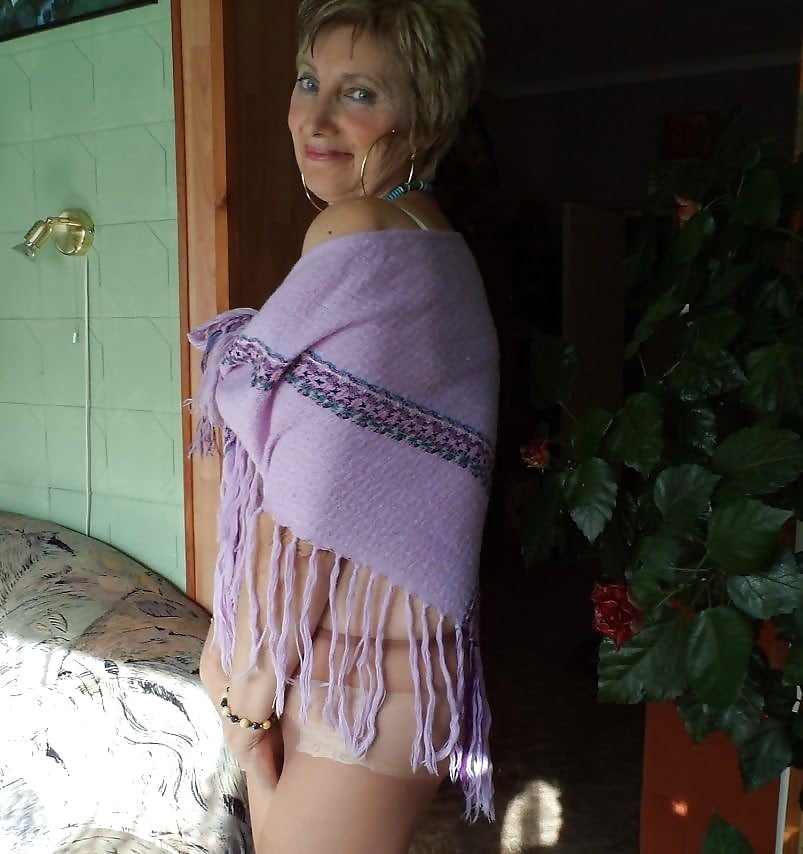 Attractive GILF Loves To Wear Pantyhose #92000897