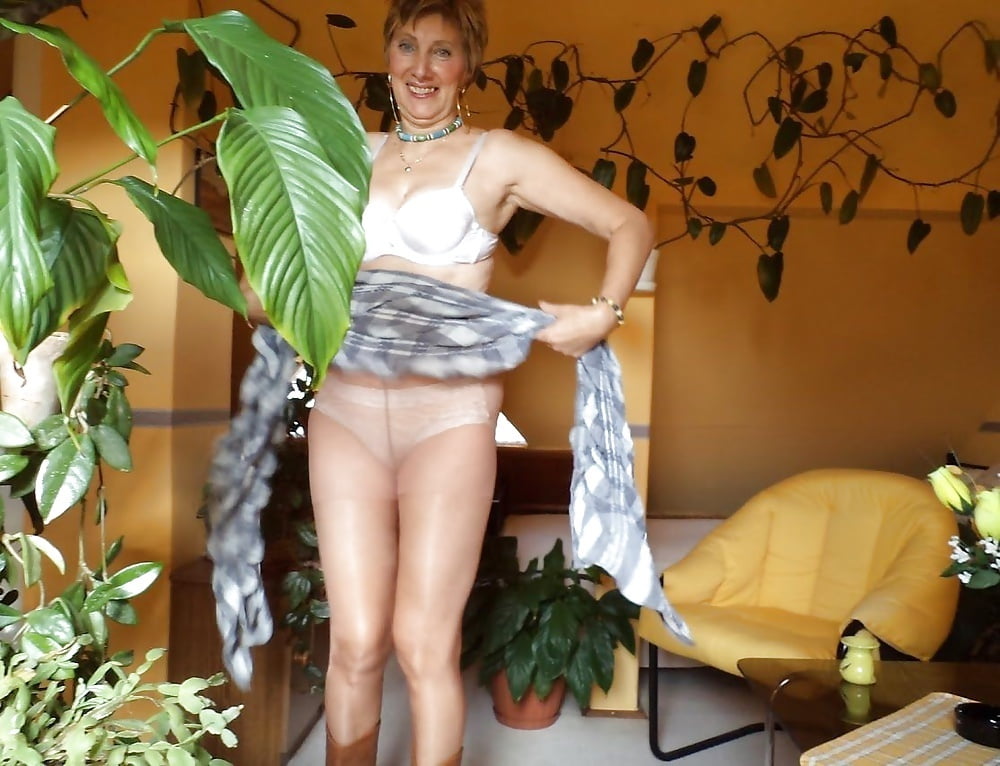 Attractive GILF Loves To Wear Pantyhose #92000907