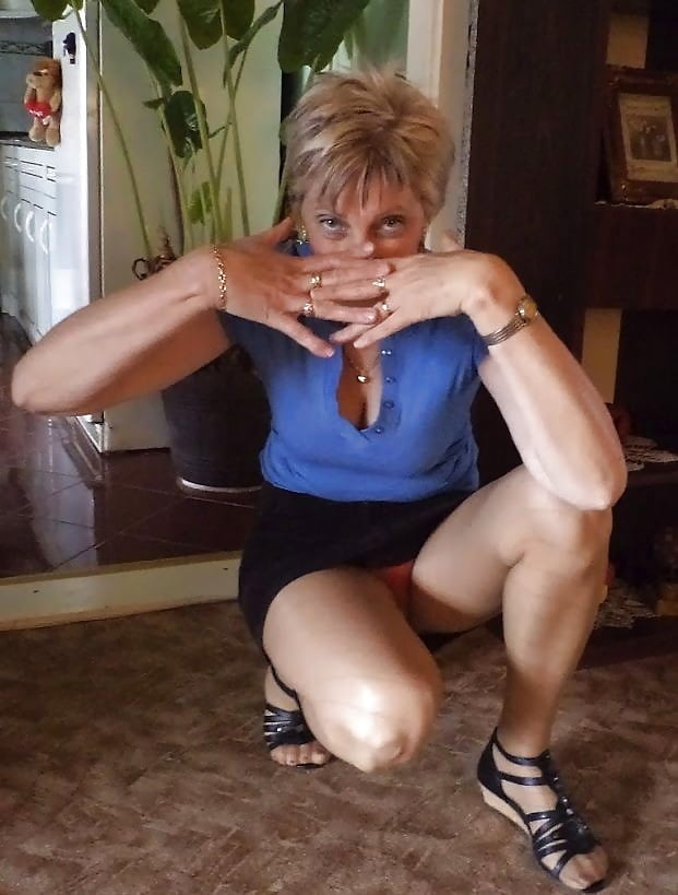 Attractive GILF Loves To Wear Pantyhose #92000949