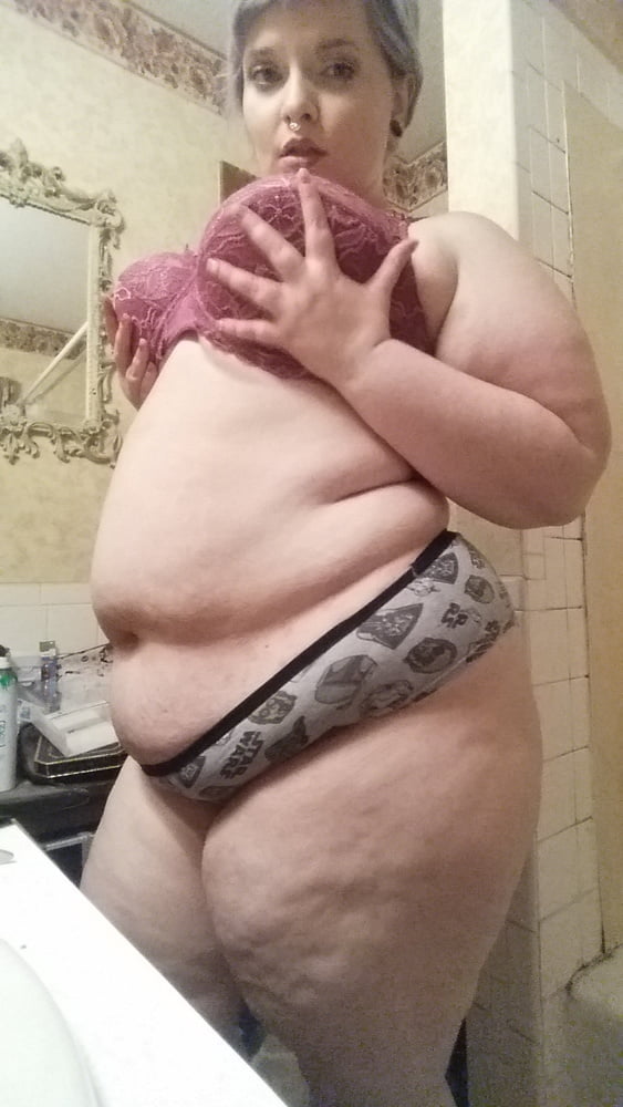 Bbw sexy fetten Bauch Mädchen
 #88284354