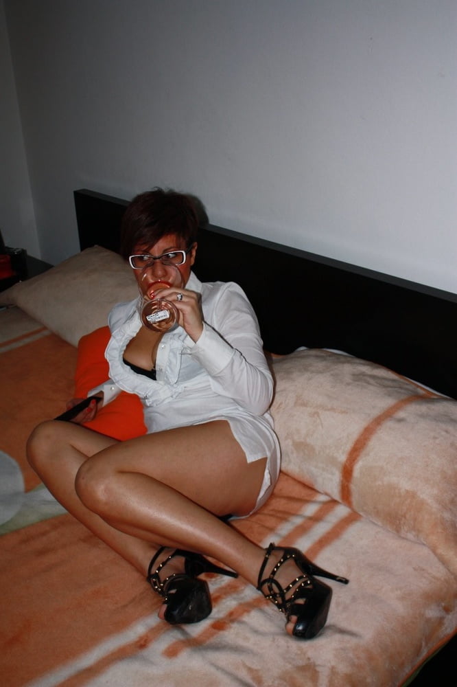 Italian milf mom brunette slut exposé webslut
 #100892014