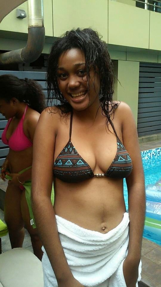 Jolies africaines no nude
 #88577514