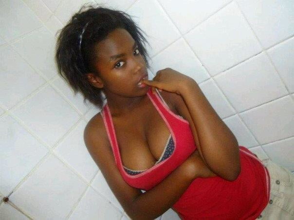 Jolies africaines no nude
 #88577718