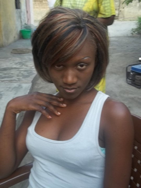 Jolies africaines no nude
 #88577745