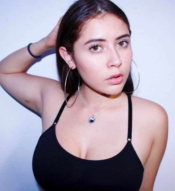 Vivi alto asmr sexy youtuber mexicana
 #81527548