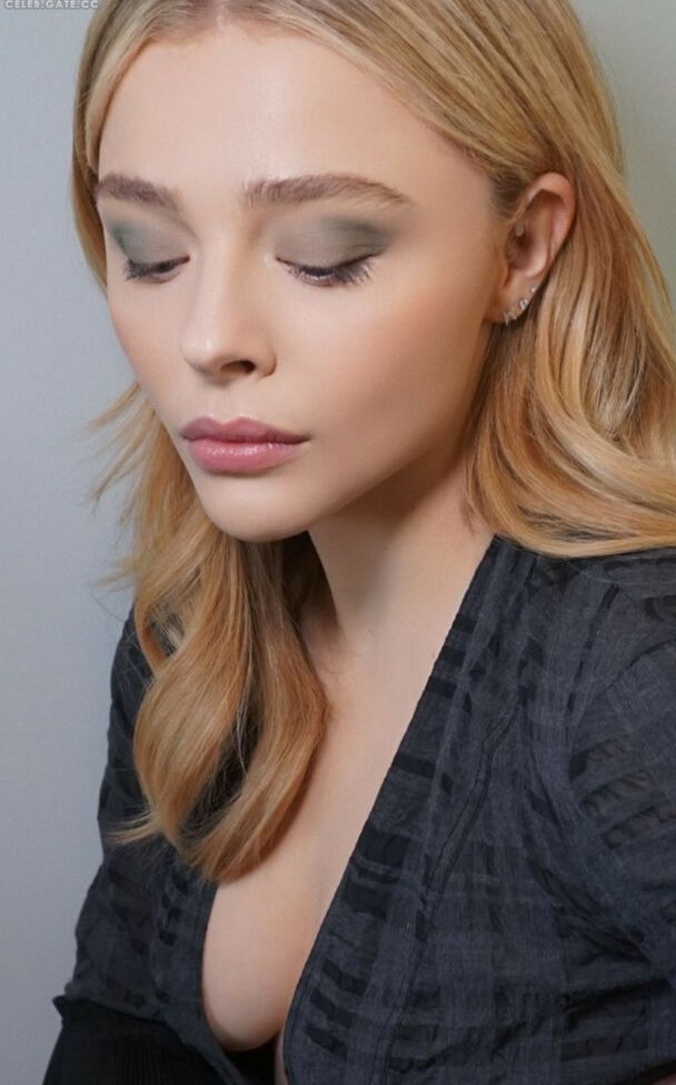 Chloë Grace Moretz desnuda #109345411