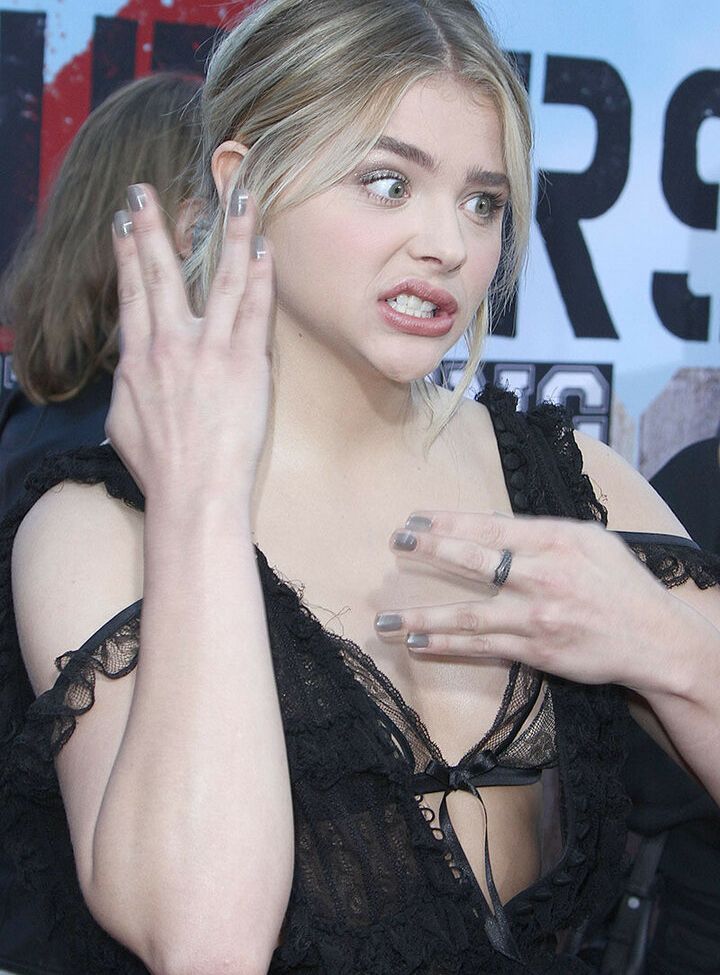 Chloë Grace Moretz nude #109345648