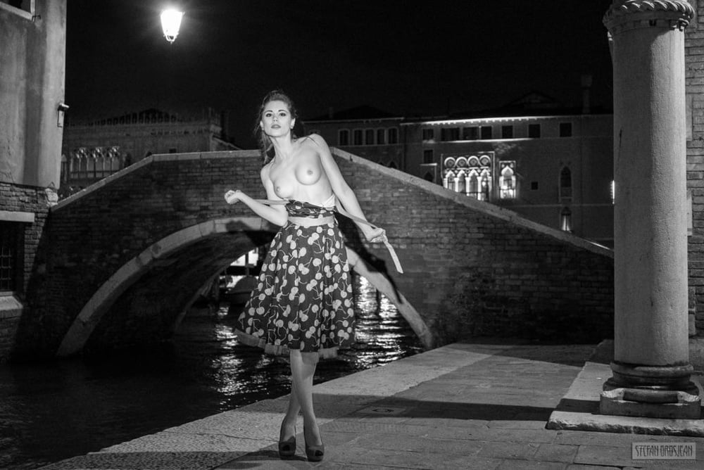 ベニスでのヌード
 #102934435