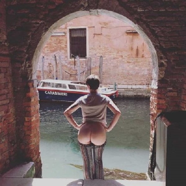 ベニスでのヌード
 #102934453