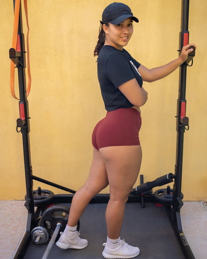 Femme parfaite #96926317