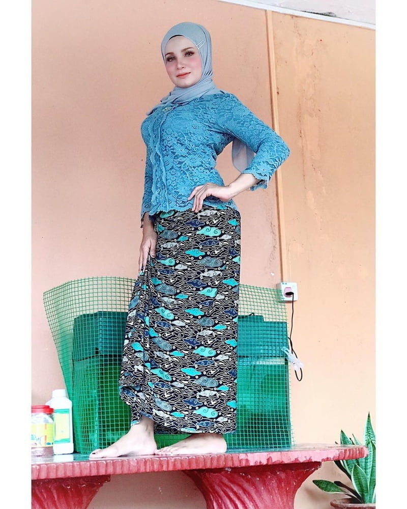 Muslim hijab foot
 #89273520