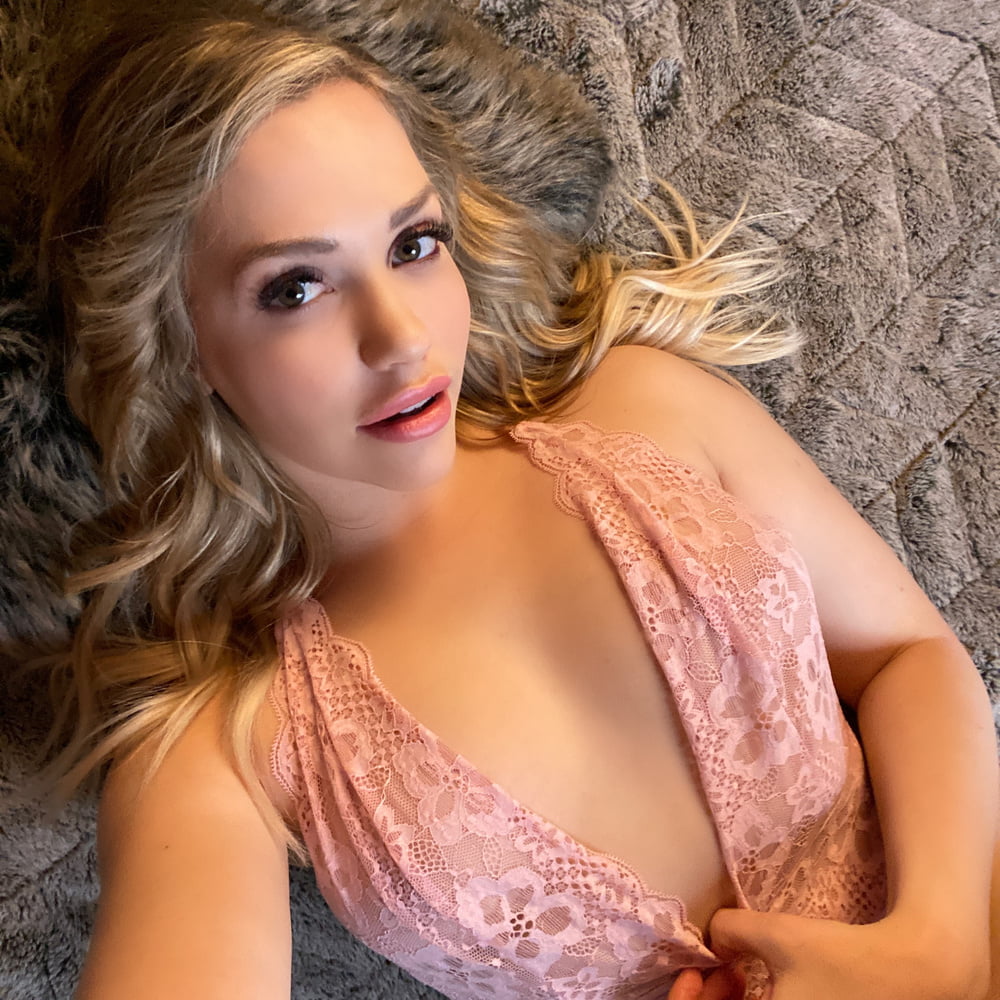 Mia malkova
 #99231252